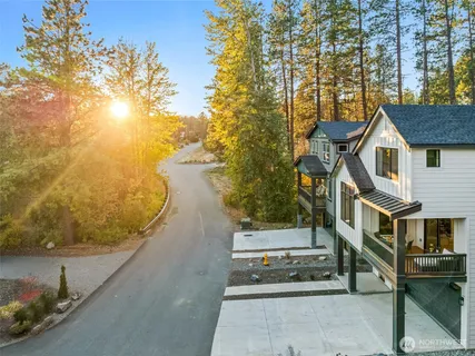 $889,000 | 408 West 6th Street, Cle Elum, WA 98922