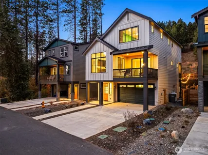 $889,000 | 408 West 6th Street, Unit 4, Cle Elum, WA 98922