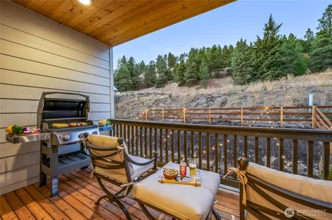 $889,000 | 408 West 6th Street, Cle Elum, WA 98922