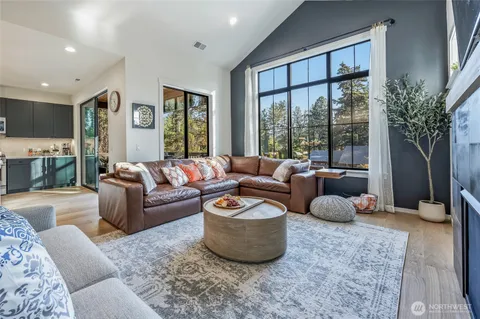 $889,000 | 408 West 6th Street, Cle Elum, WA 98922