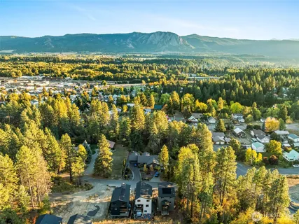 $889,000 | 408 West 6th Street, Cle Elum, WA 98922