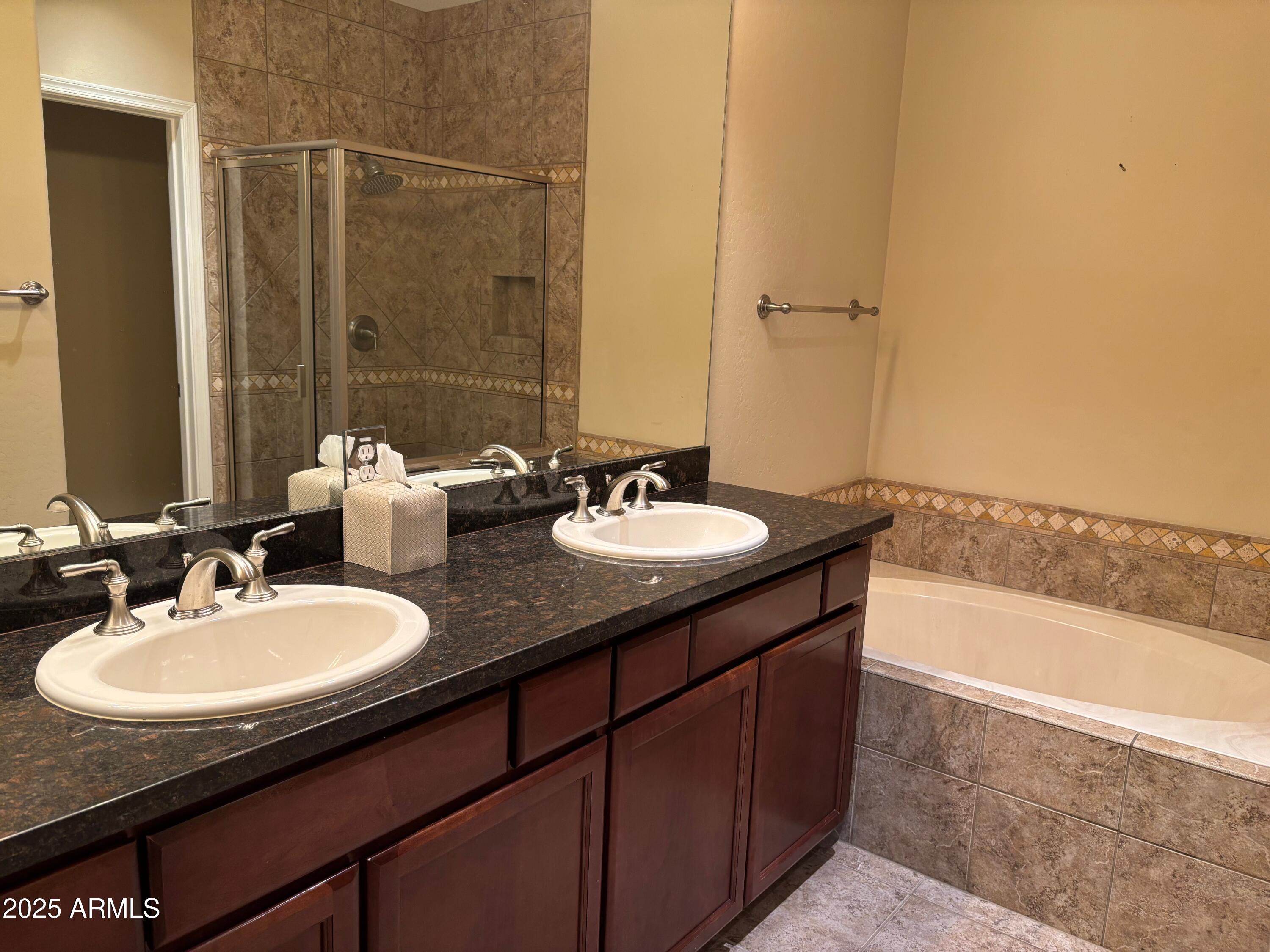 3935 East Rough Rider Road, Unit 1231 Phoenix, AZ 85050 - Photo 12 of 37 Gallery Image 12