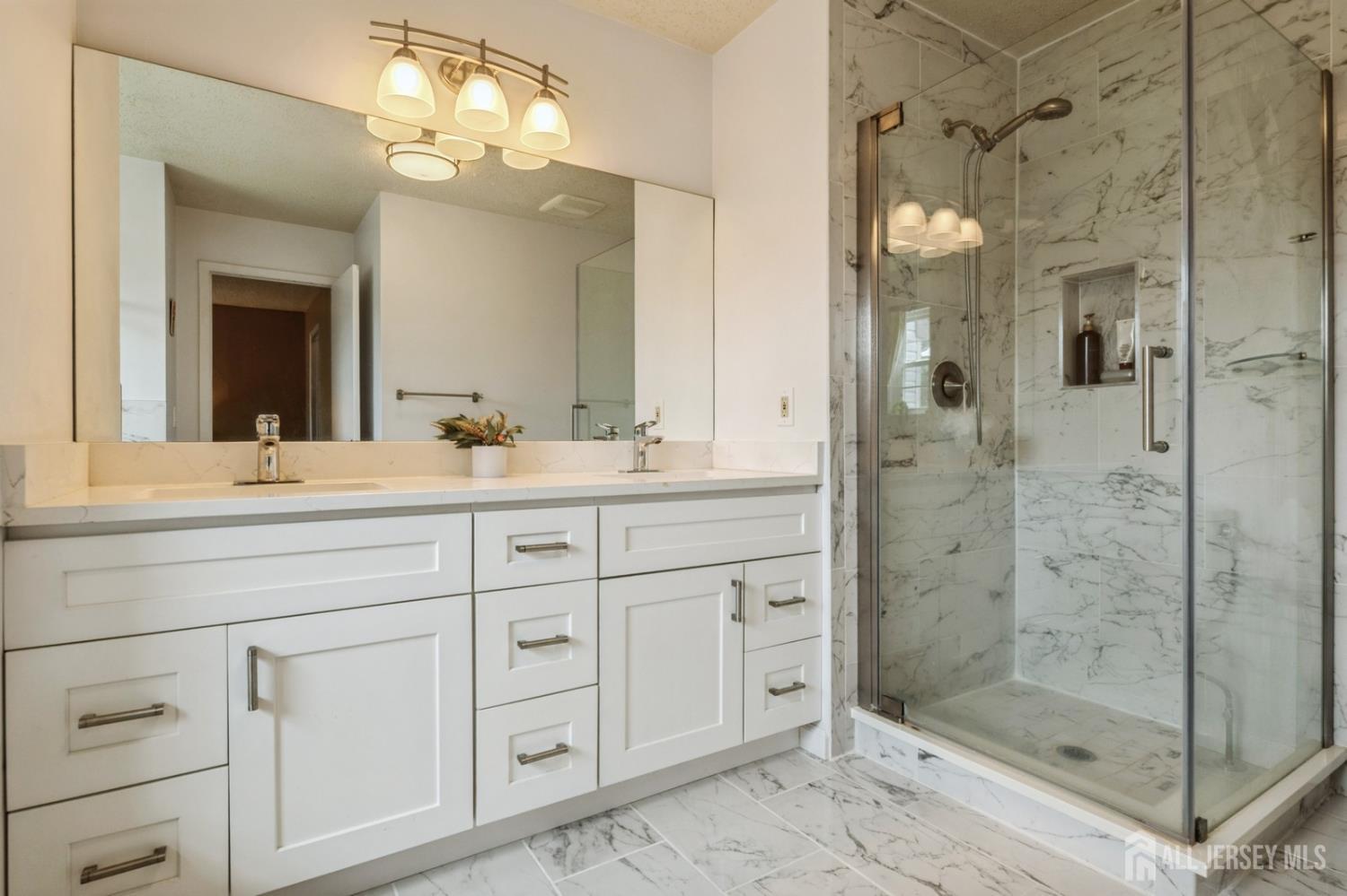 349 Lunar Road Piscataway, NJ 08854 - Photo 18 of 25 Gallery Image 18