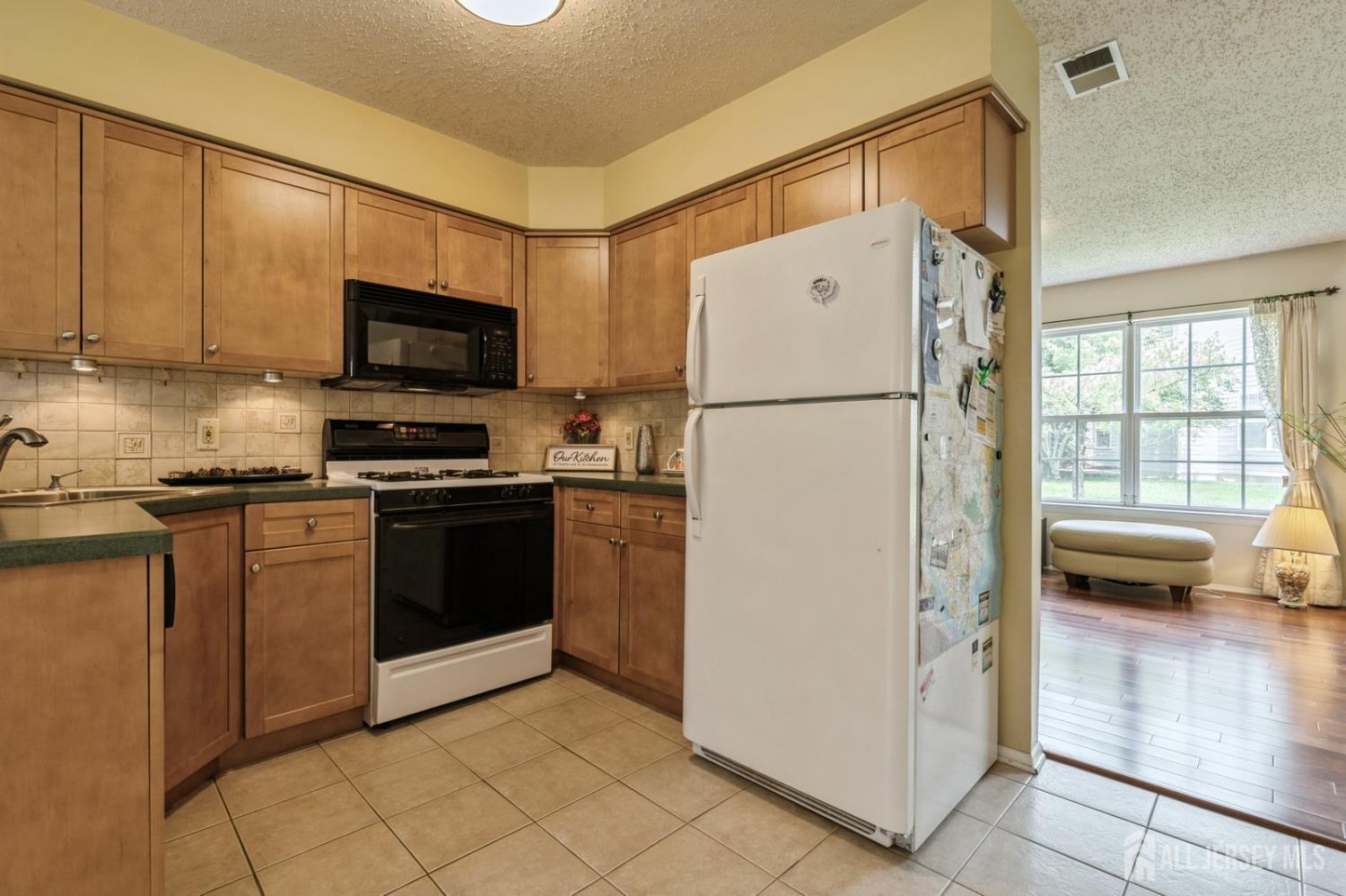 349 Lunar Road Piscataway, NJ 08854 - Photo 5 of 25 Gallery Image 5