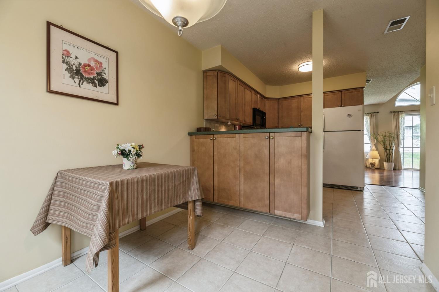 349 Lunar Road Piscataway, NJ 08854 - Photo 8 of 25 Gallery Image 8