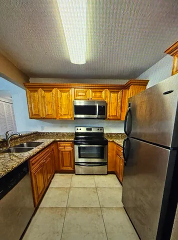 $1,900 | 1661 Balfour Point Drive, Unit G, West Palm Beach, FL 33411