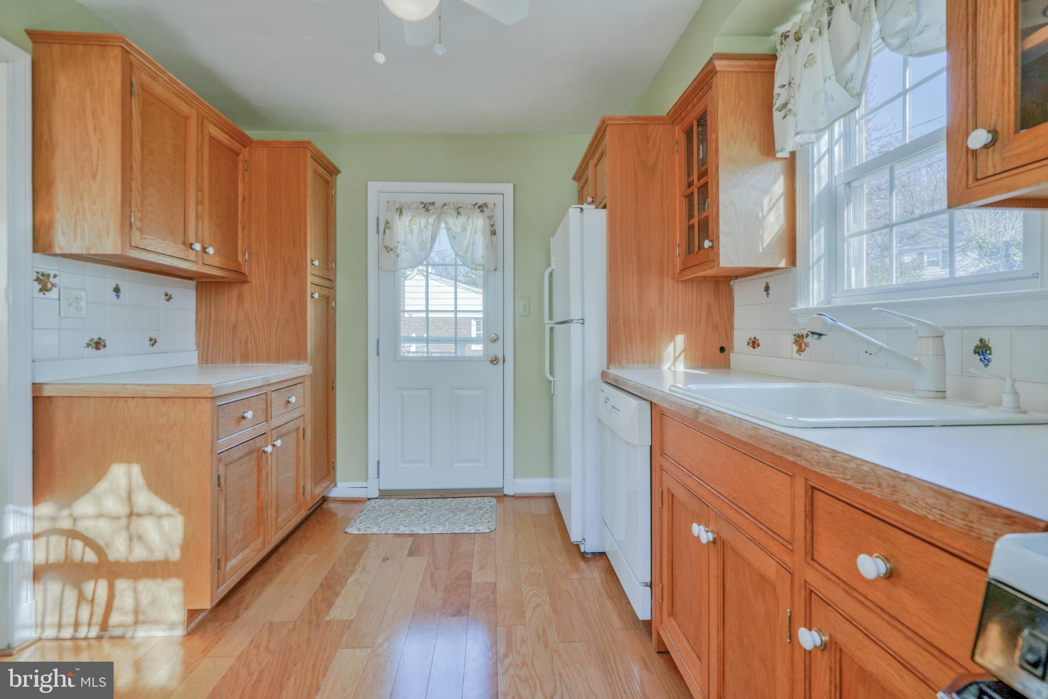 507 Overcrest Road Towson, MD 21286 - Photo 14 of 46 KITCHEN