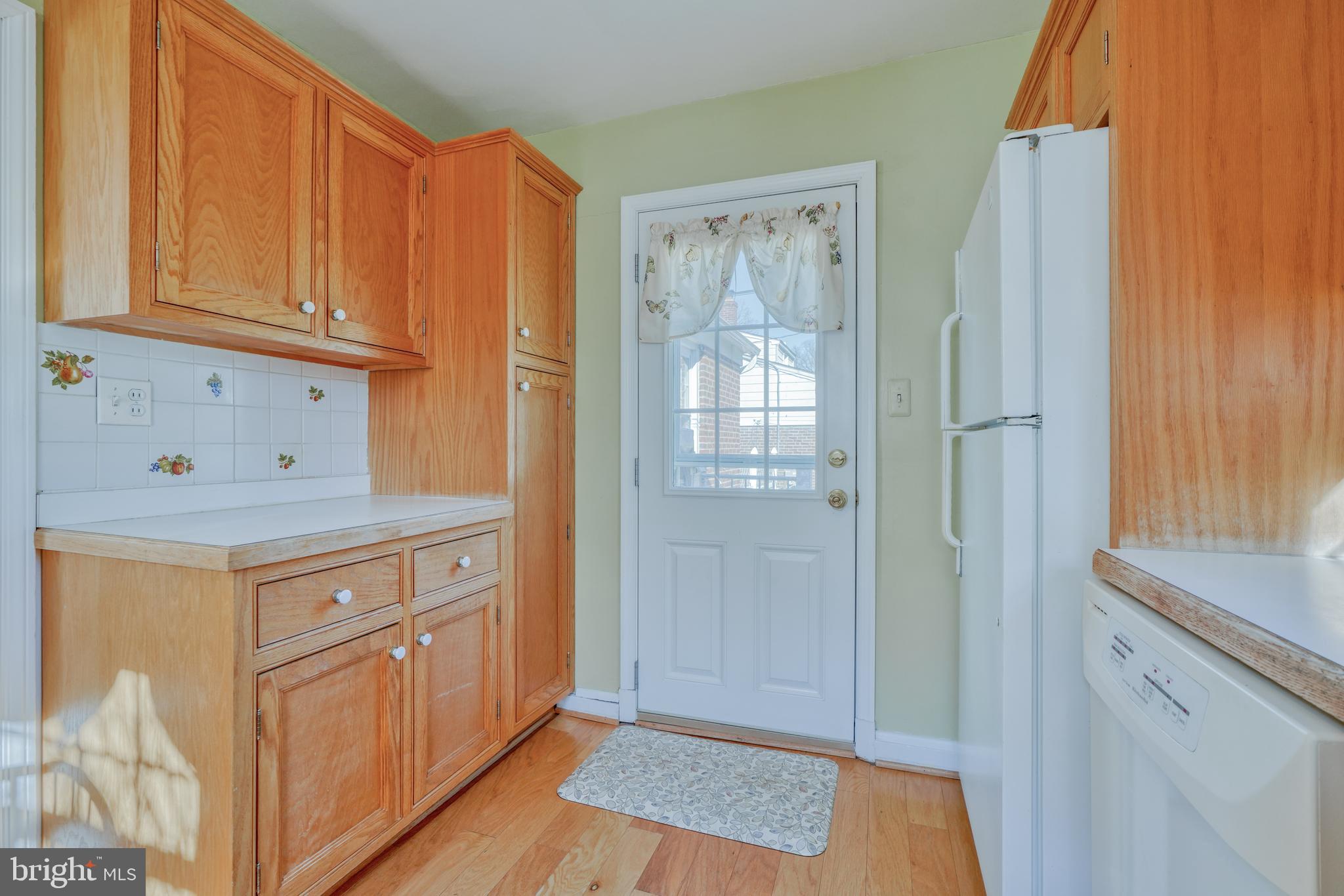 507 Overcrest Road Towson, MD 21286 - Photo 16 of 46 KITCHEN
