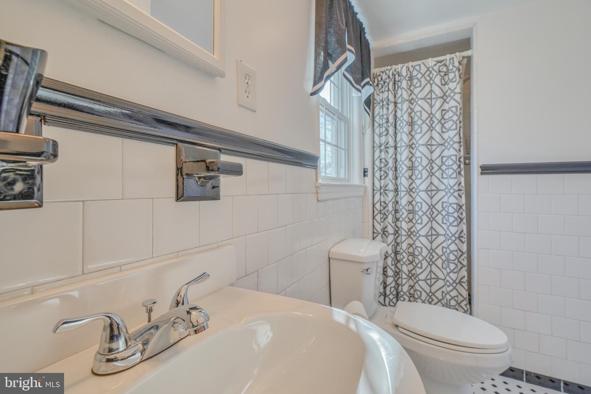 507 Overcrest Road Towson, MD 21286 - Photo 35 of 46 FULL BATH UPPER LEVEL