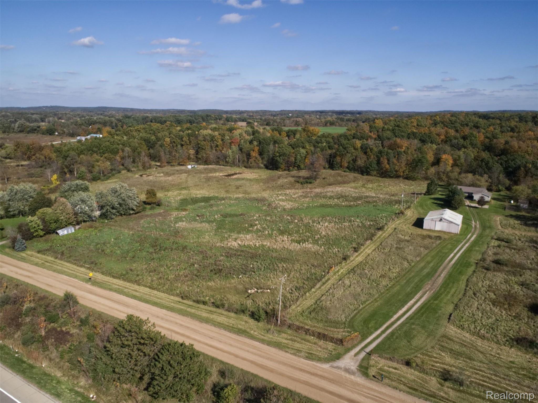 6268 Runyan Lake Road Fenton, MI 48430 - Photo 21 of 31 DJI_0305.1