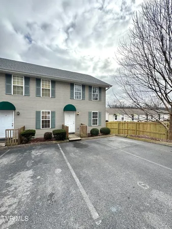 $1,350 | 6 Lake Village Court, Unit 6, Johnson City, TN 37601