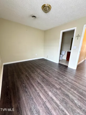 $1,350 | 6 Lake Village Court, Unit 6, Johnson City, TN 37601