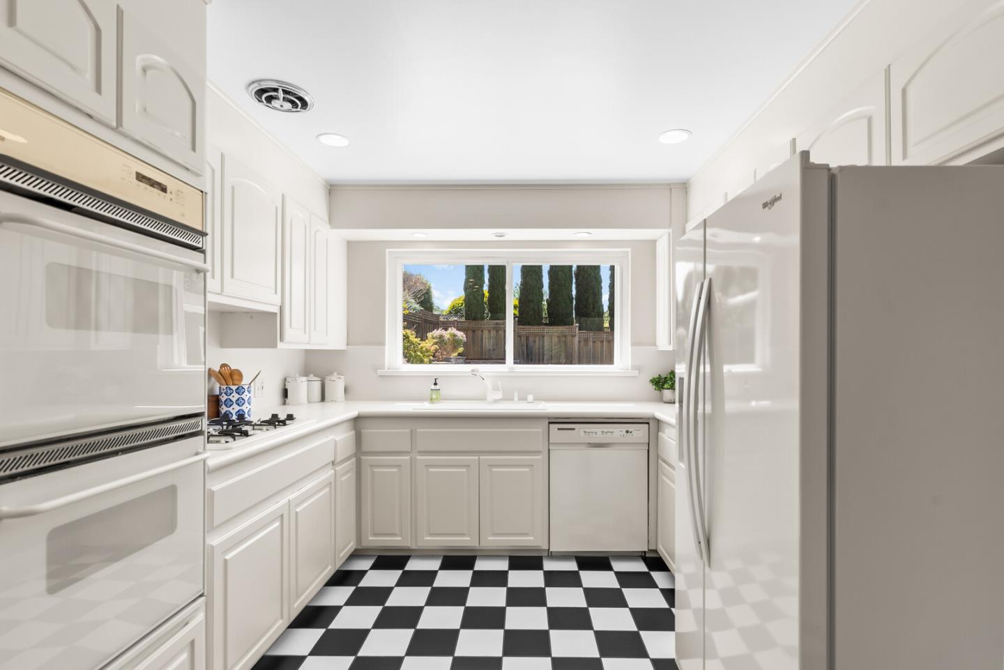 310 South Road Belmont, CA 94002 - Photo 19 of 41 Gallery Image 19