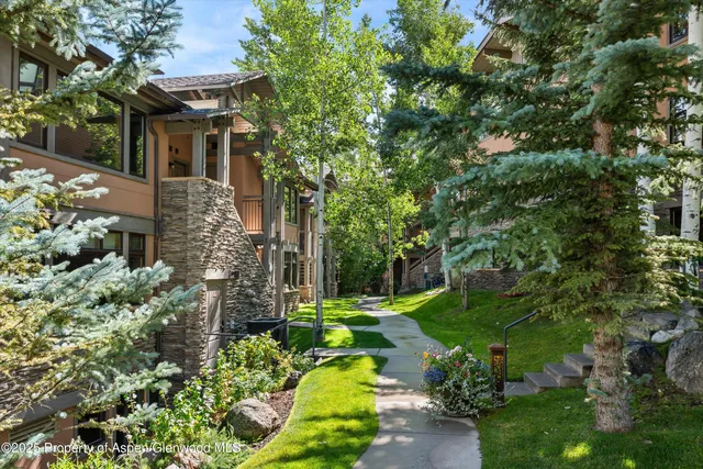 $2,890,000 | 600 Carriage Way, Unit K9&10, Snowmass Village, CO 81615