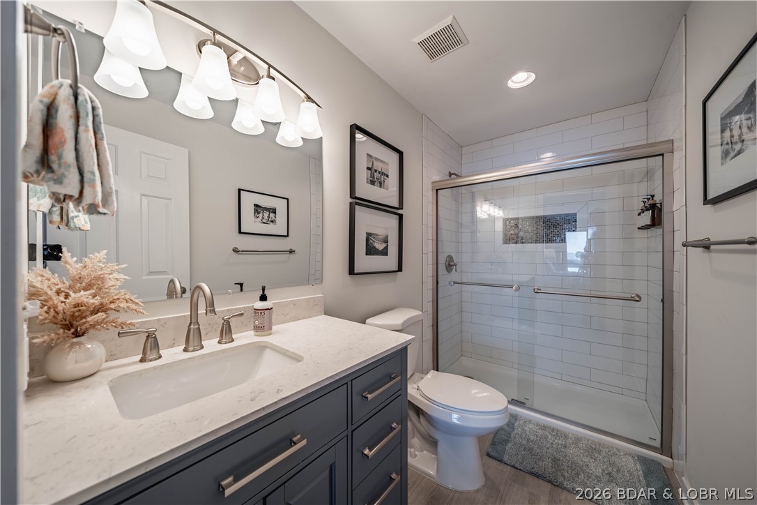 5940 Baydy Peak Road, Unit 1123 Osage Beach, MO 65065 - Photo 20 of 36 Bathroom two