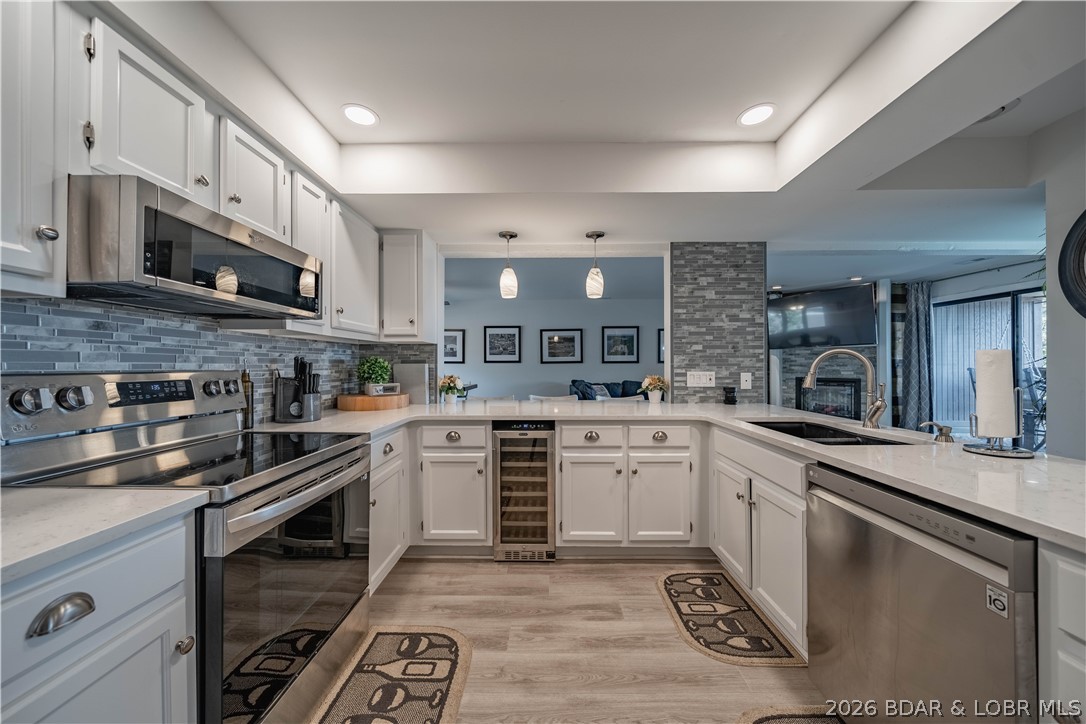 5940 Baydy Peak Road, Unit 1123 Osage Beach, MO 65065 - Photo 2 of 36 Modern Kitchen