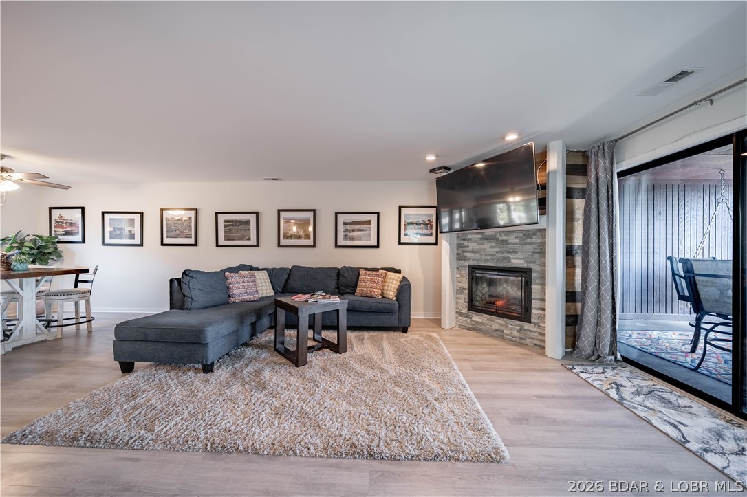 5940 Baydy Peak Road, Unit 1123 Osage Beach, MO 65065 - Photo 3 of 36 Spacious and open Living Room