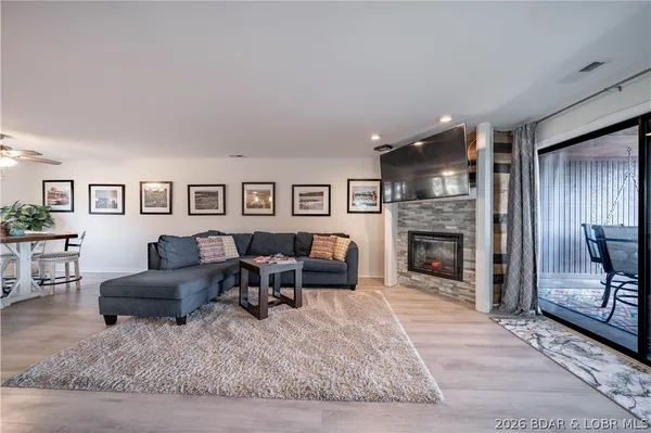 $299,000 | 5940 Baydy Peak Road, Unit 1123, Osage Beach, MO 65065