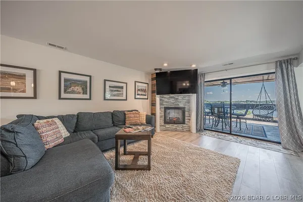 $299,000 | 5940 Baydy Peak Road, Unit 1123, Osage Beach, MO 65065