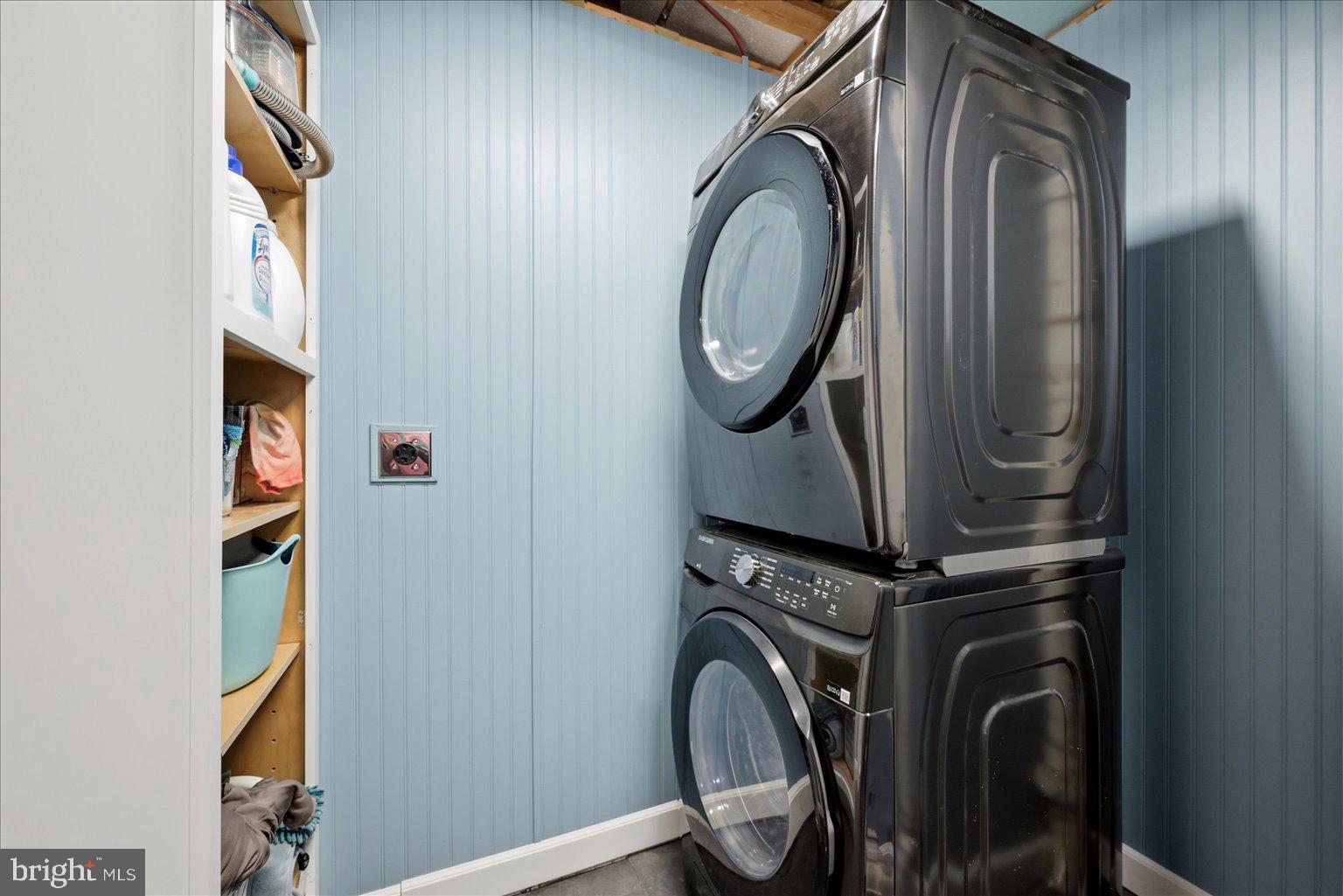 13704 Springhaven Drive Chantilly, VA 20151 - Photo 31 of 39 Laundry Room
