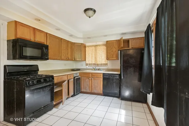 $115,000 | 224 Shabbona Drive, Park Forest, IL 60466