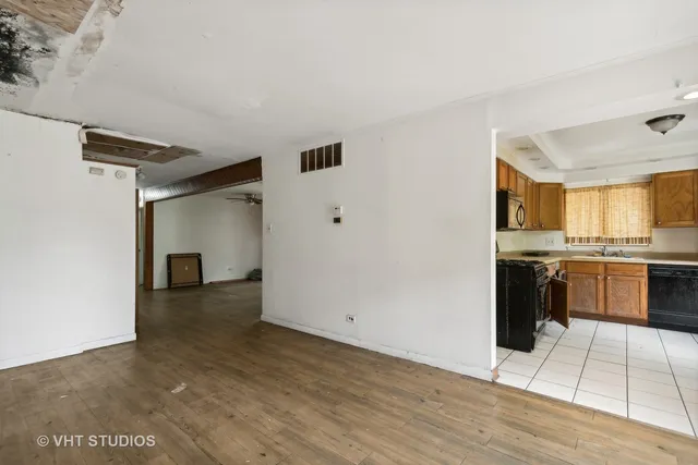 $115,000 | 224 Shabbona Drive, Park Forest, IL 60466