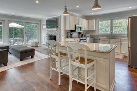 103 Warfield Way, Southampton, NY 11968