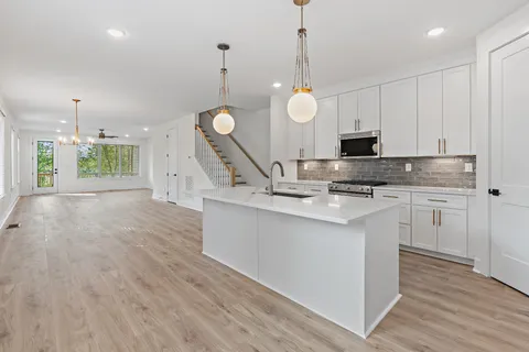 $639,400 | 669 A Westboro Drive, Nashville, TN 37209