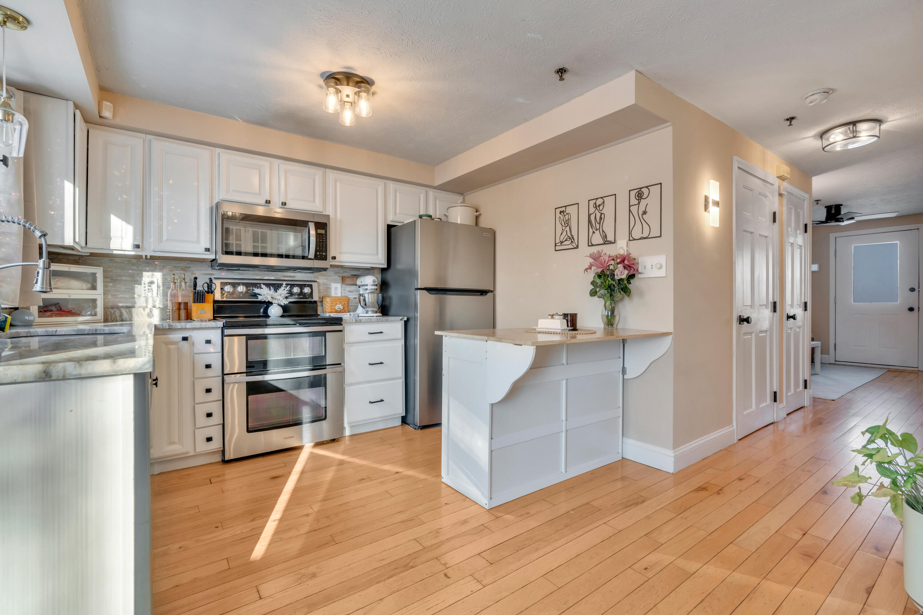 538 Main Street, Unit 2 Sanford, ME 04083 - Photo 4 of 22 _DSC1554