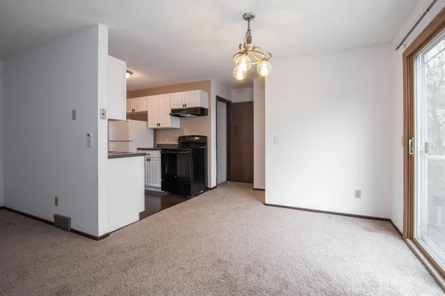 $2,550 | 15303 Trillium Circle, Eden Prairie, MN 55344