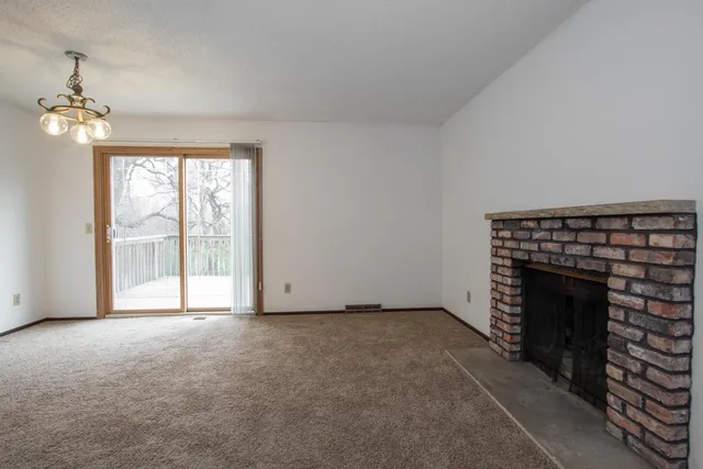 $2,550 | 15303 Trillium Circle, Eden Prairie, MN 55344