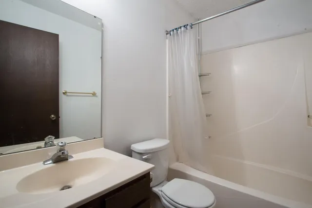 $2,550 | 15303 Trillium Circle, Eden Prairie, MN 55344