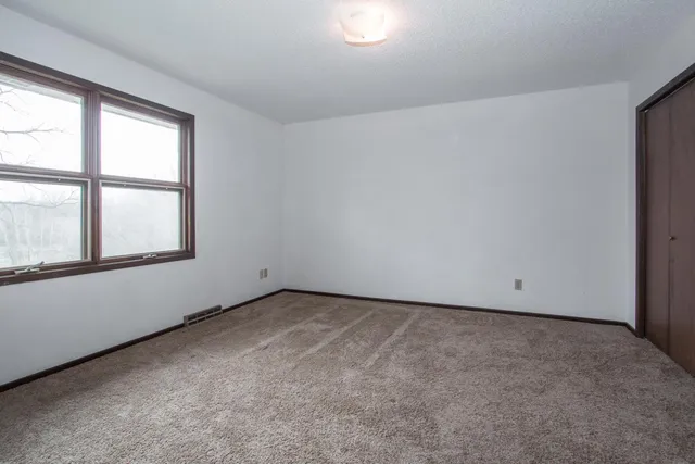 $2,550 | 15303 Trillium Circle, Eden Prairie, MN 55344