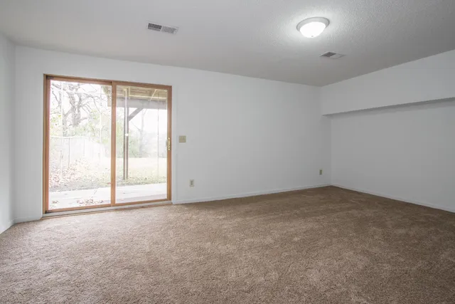 $2,550 | 15303 Trillium Circle, Eden Prairie, MN 55344