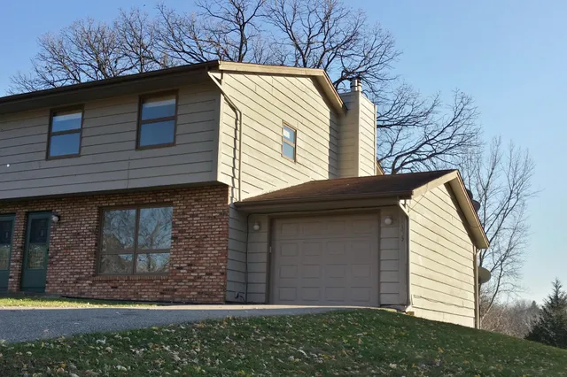 $2,550 | 15303 Trillium Circle, Eden Prairie, MN 55344