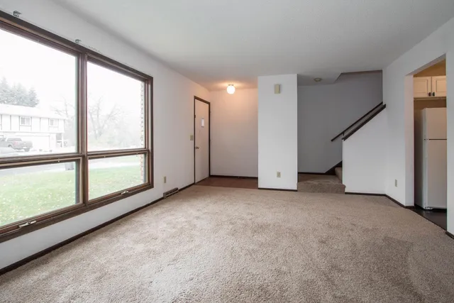 $2,550 | 15303 Trillium Circle, Eden Prairie, MN 55344