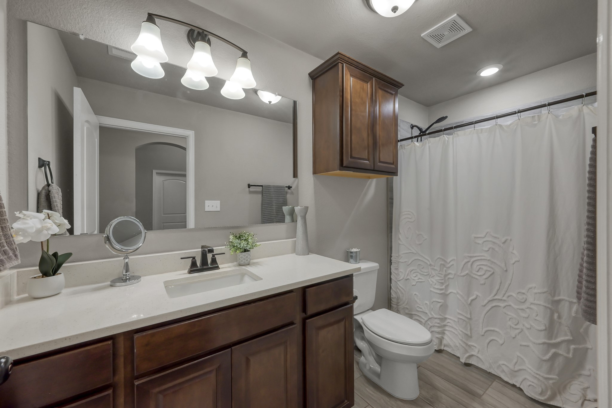 121 Dudley Road Montgomery, TX 77356 - Photo 23 of 36 Secondary bathroom