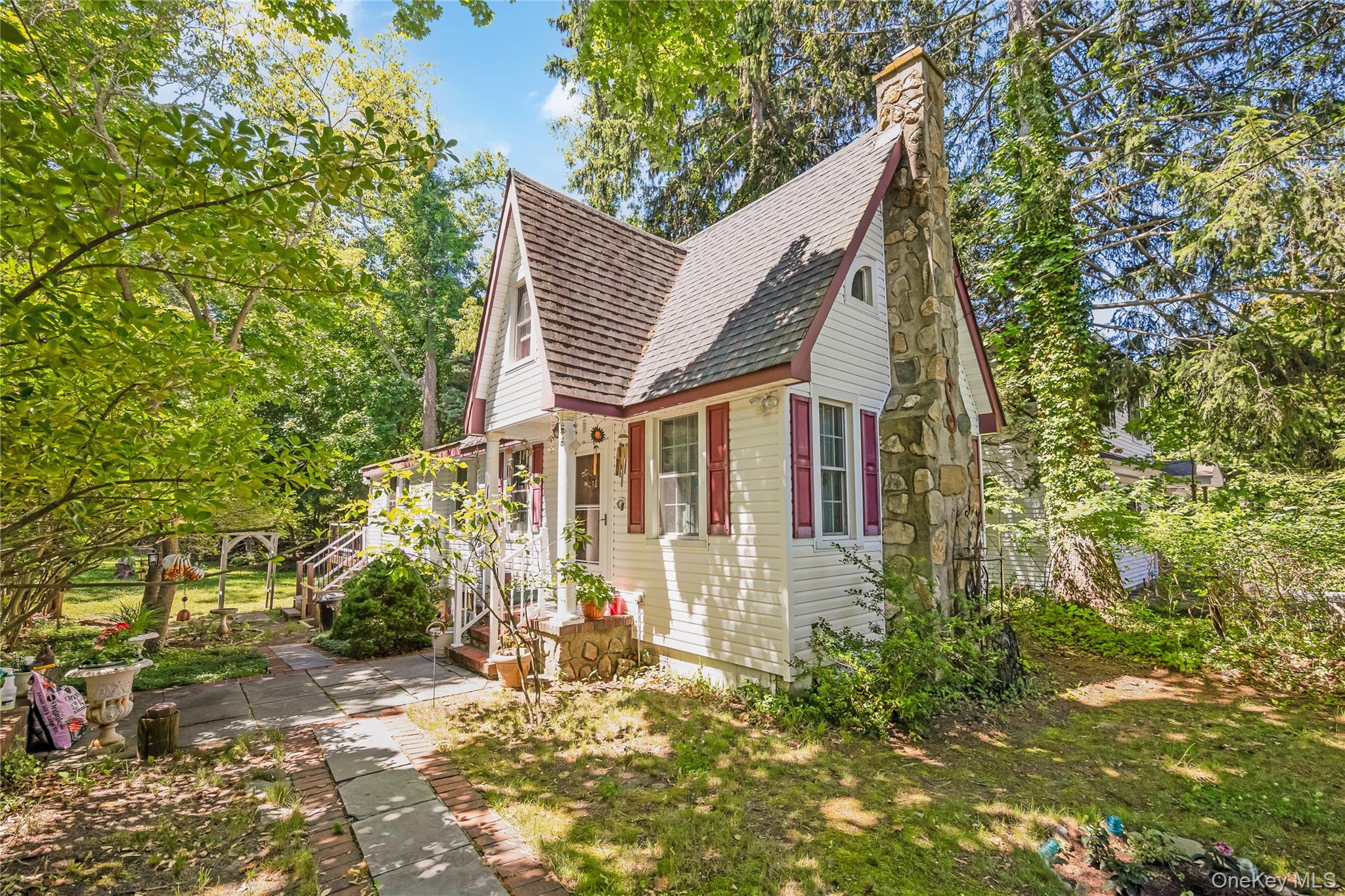 12 Valkyr Road Rocky Point, NY 11778 - Photo 4 of 25