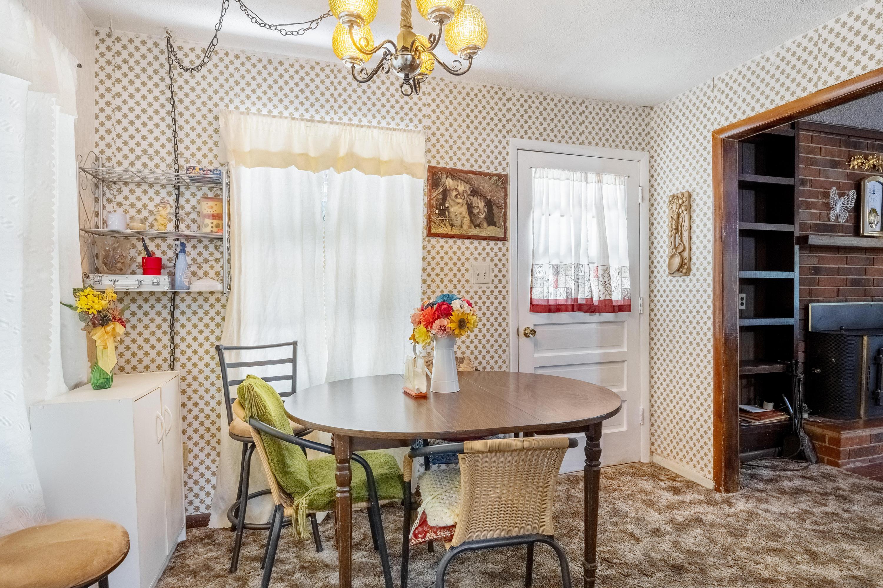 556 No Pone Valley Road Northwest Georgetown, TN 37336 - Photo 8 of 30 Dining Room