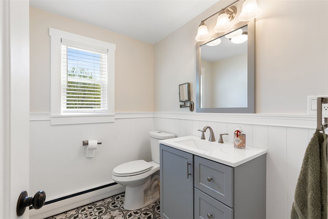 12 Highview Avenue Warren, RI 02885 - Photo 23 of 47