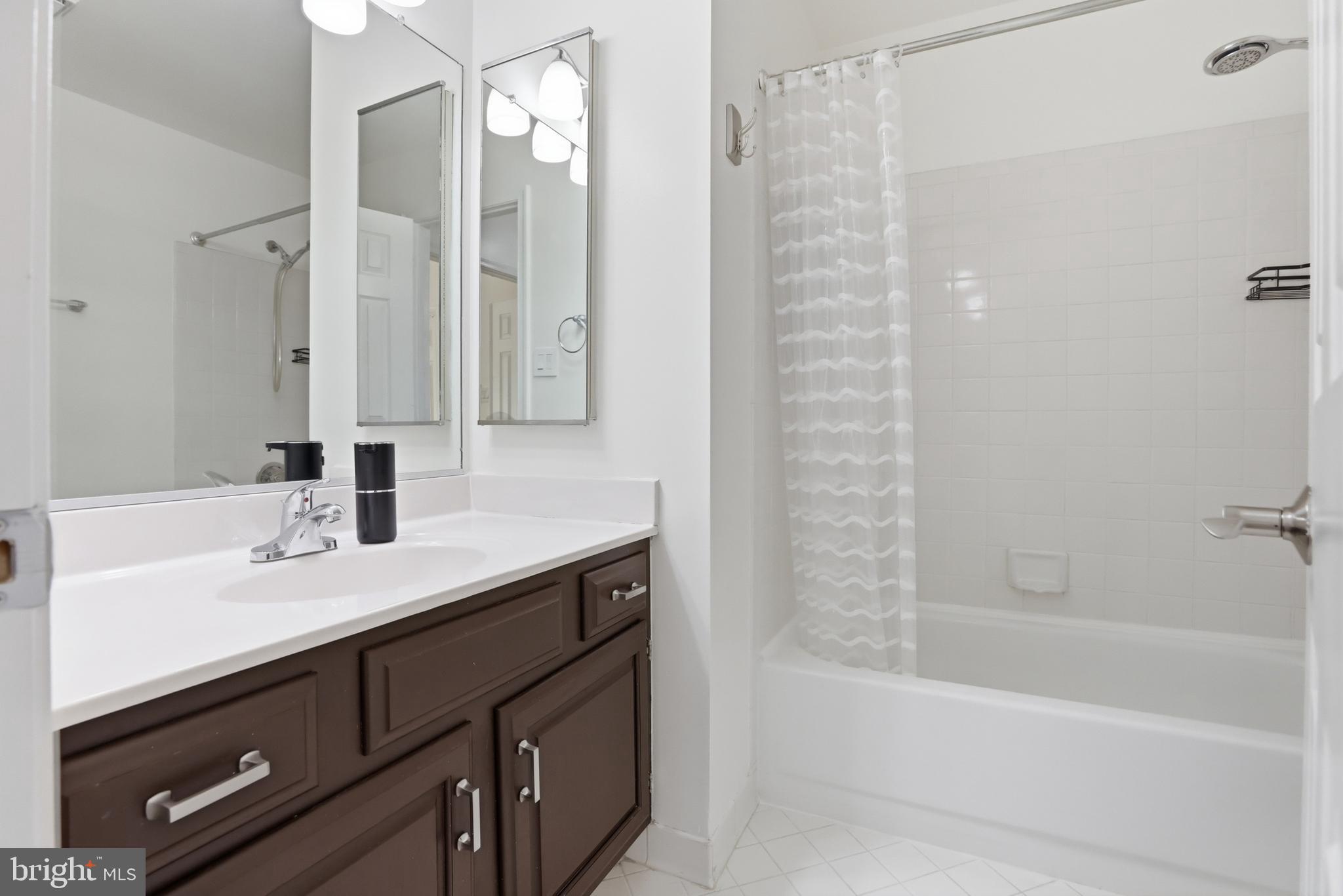 8027 Tanworth Court Springfield, VA 22152 - Photo 35 of 47 Hallway Full Bathroom