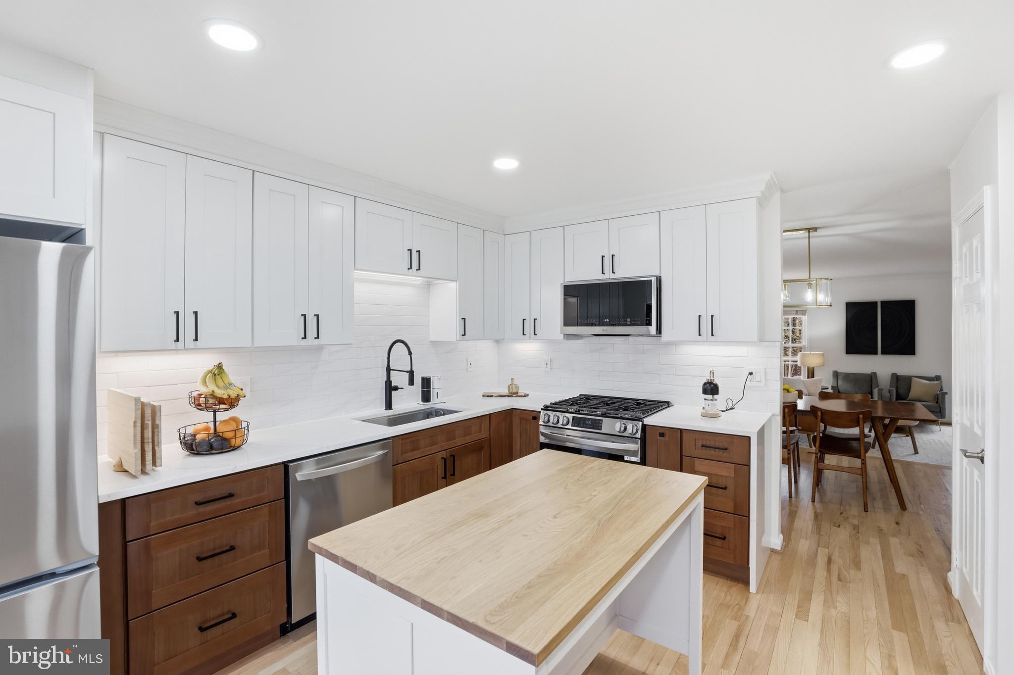 8027 Tanworth Court Springfield, VA 22152 - Photo 7 of 47 Spacious Kitchen View