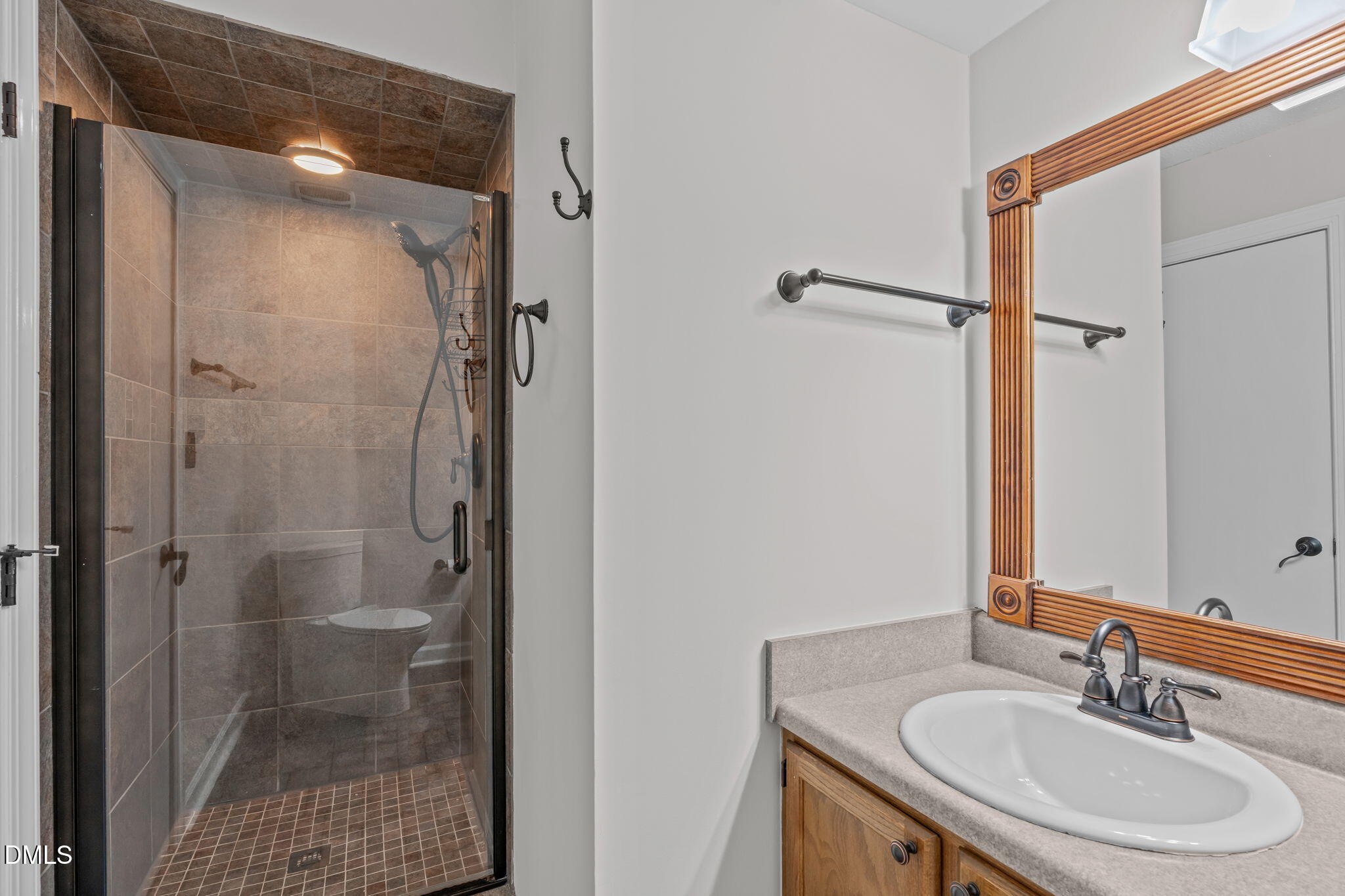 5500 Fortunes Ridge Drive, Unit 89B Durham, NC 27713 - Photo 16 of 27 Primary Bath