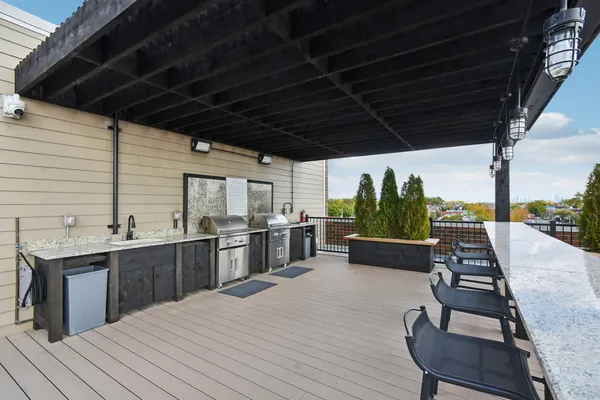 $2,995 | 1610 North Normandy Avenue, Unit 204, Chicago, IL 60707
