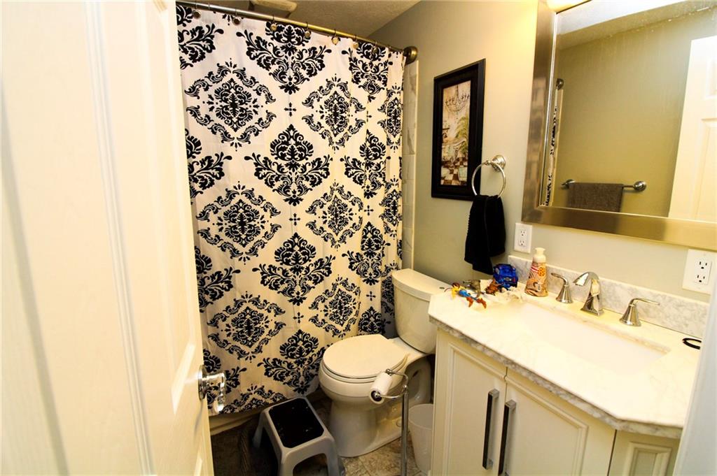 70 Rose Leaf Road Pittsburgh, PA 15220 - Photo 12 of 16 Gallery Image 12