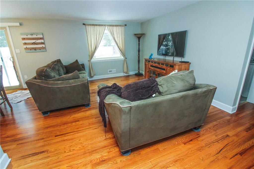 70 Rose Leaf Road Pittsburgh, PA 15220 - Photo 3 of 16 Gallery Image 3