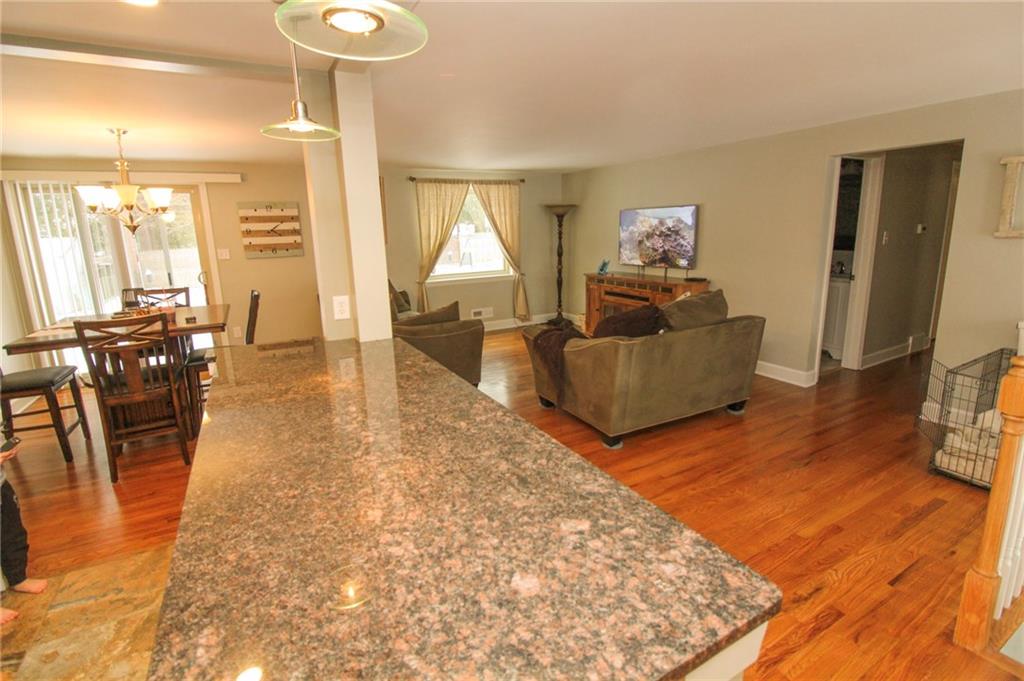 70 Rose Leaf Road Pittsburgh, PA 15220 - Photo 7 of 16 Gallery Image 7