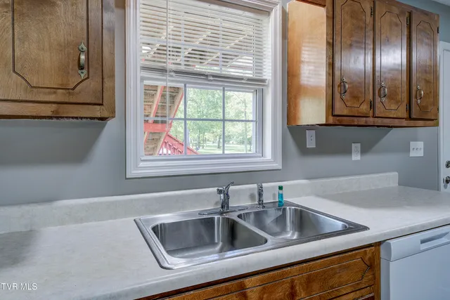 $800,000 | 175 Scenic Road, Unicoi, TN 37692