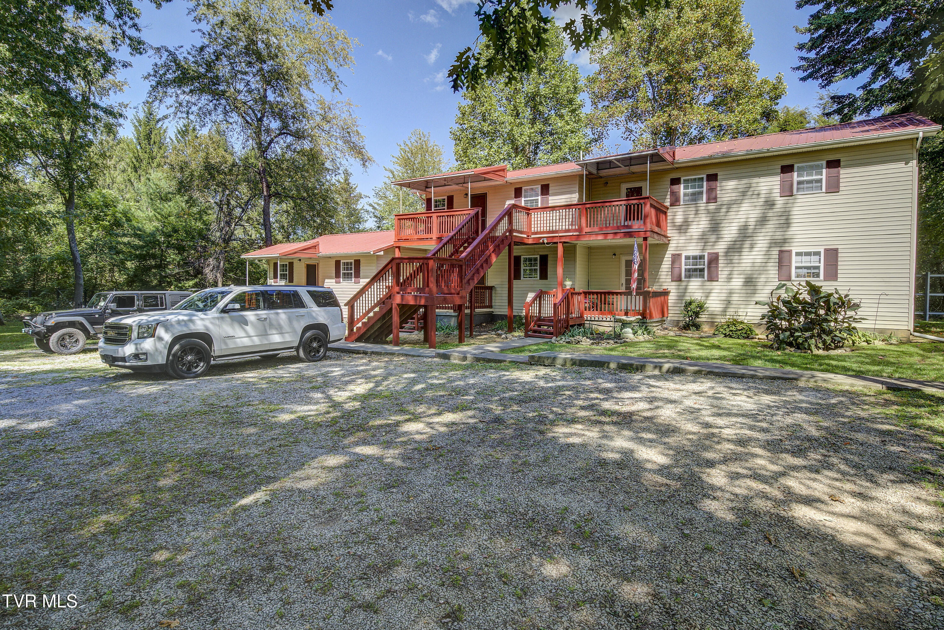 175 Scenic Road Unicoi, TN 37692 - Photo 3 of 24 ScenicUnit2--21