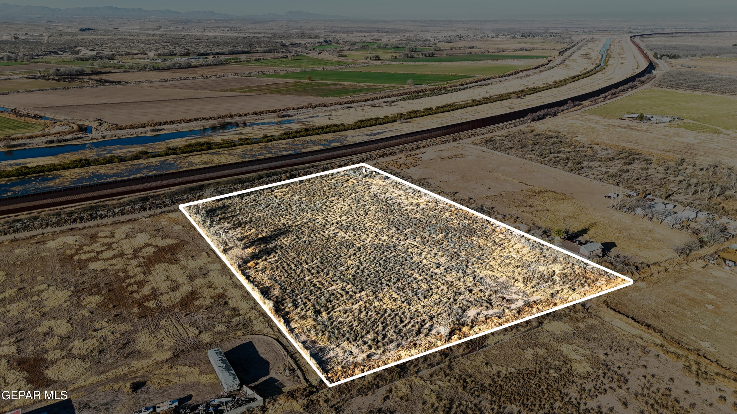 17652 Bills Road Fabens, TX 79838 - Photo 9 of 9 a view of a fireplace